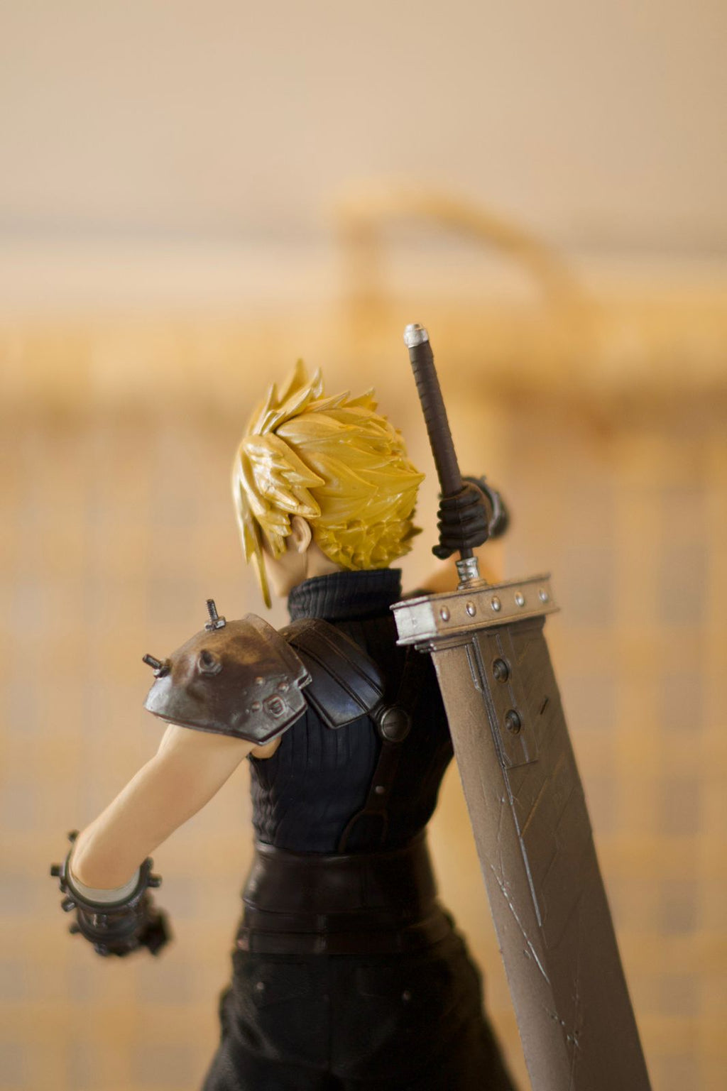 Action figure ORIGINAL da Square Enix, Cloud Strife Final Fantasy VII Remake