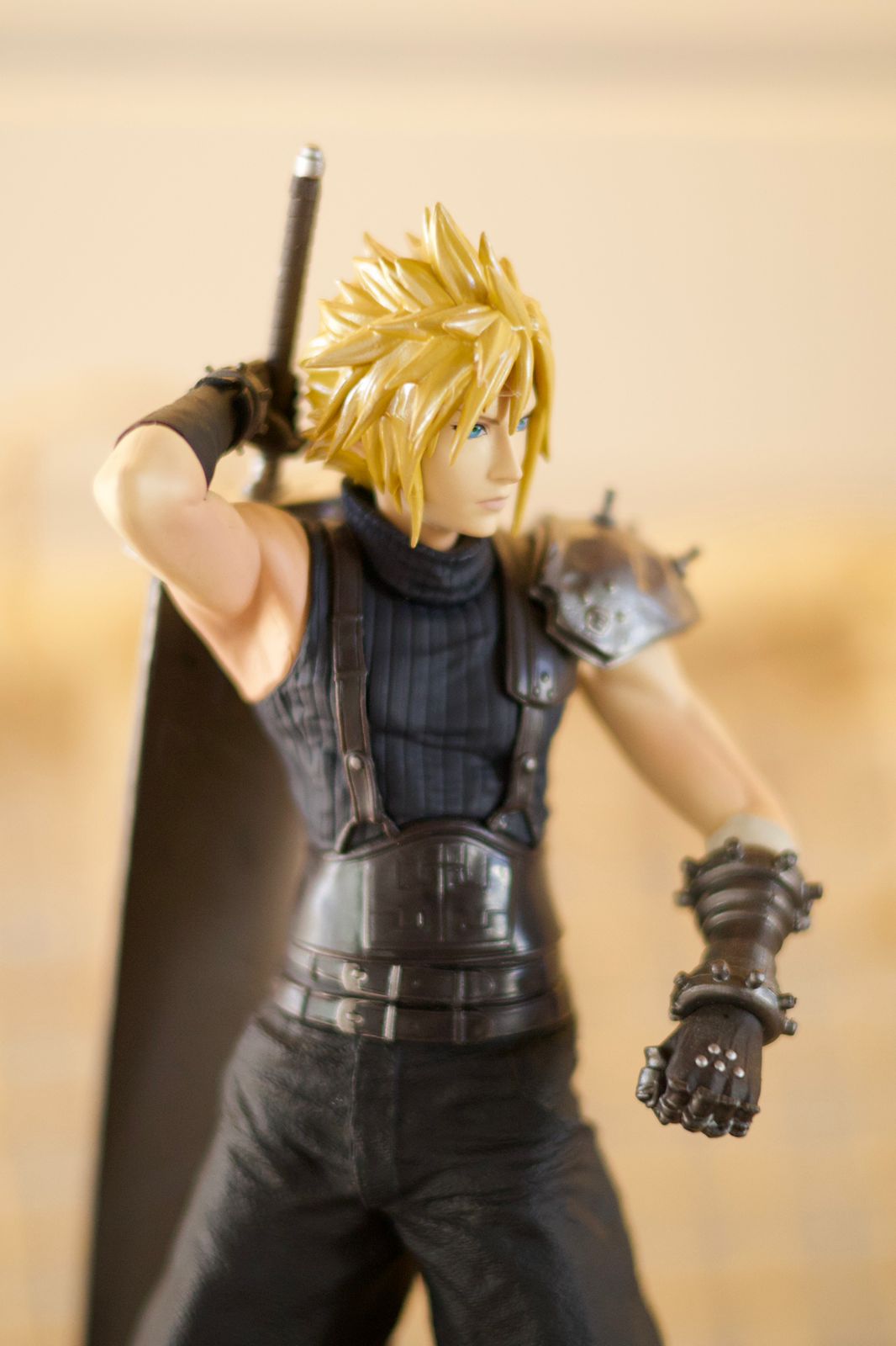 Action figure ORIGINAL da Square Enix, Cloud Strife Final Fantasy VII Remake